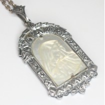 colier religios - cameo " Sfanta Maria". sidef natural. Spania